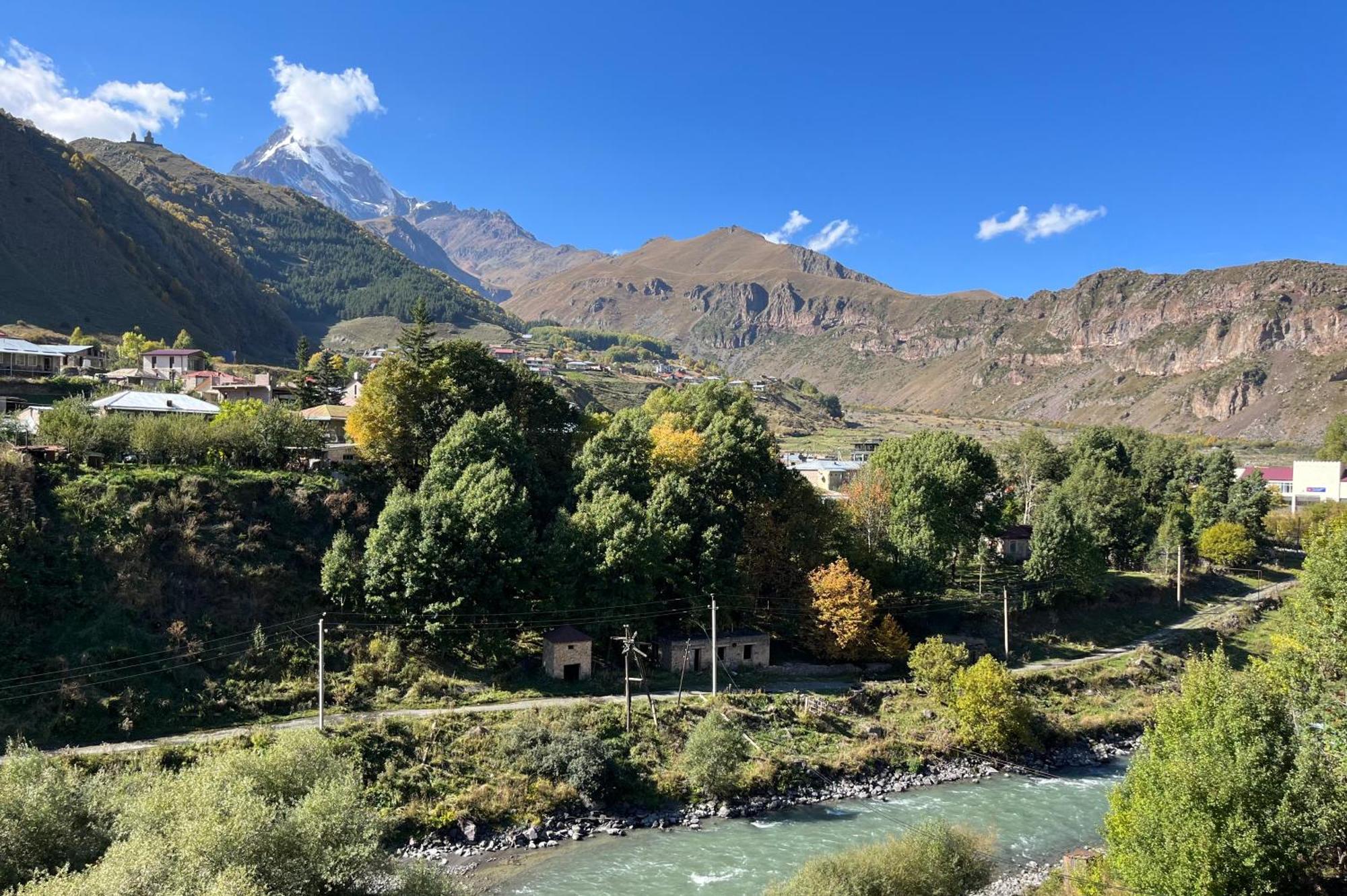 Hotel Stancia Kazbegi - City Center Ngoại thất bức ảnh