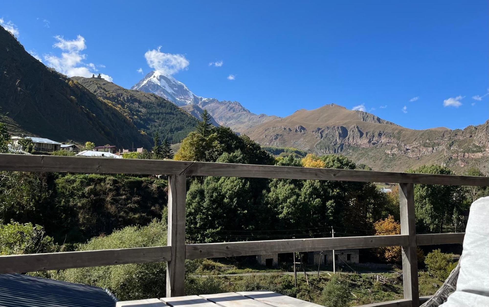 Hotel Stancia Kazbegi - City Center Ngoại thất bức ảnh